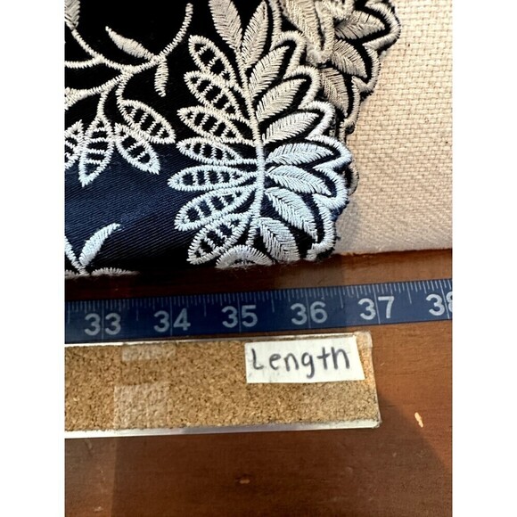 Ann Taylor Woman's Embroidered Trousers Size 8 Black Office Modern Work Minimal - Picture 9 of 16